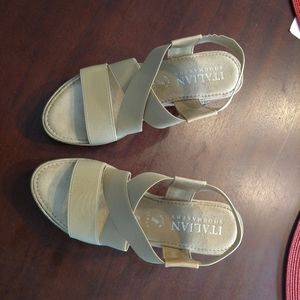 Woman's shoes